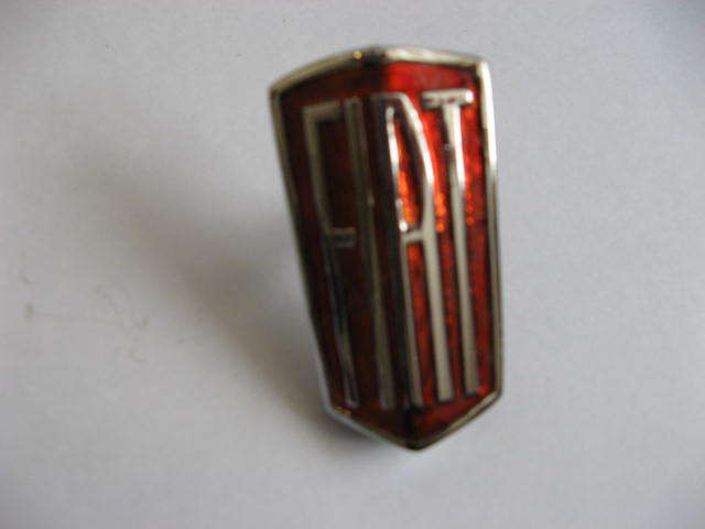 fiat 1200,1500S grill badge