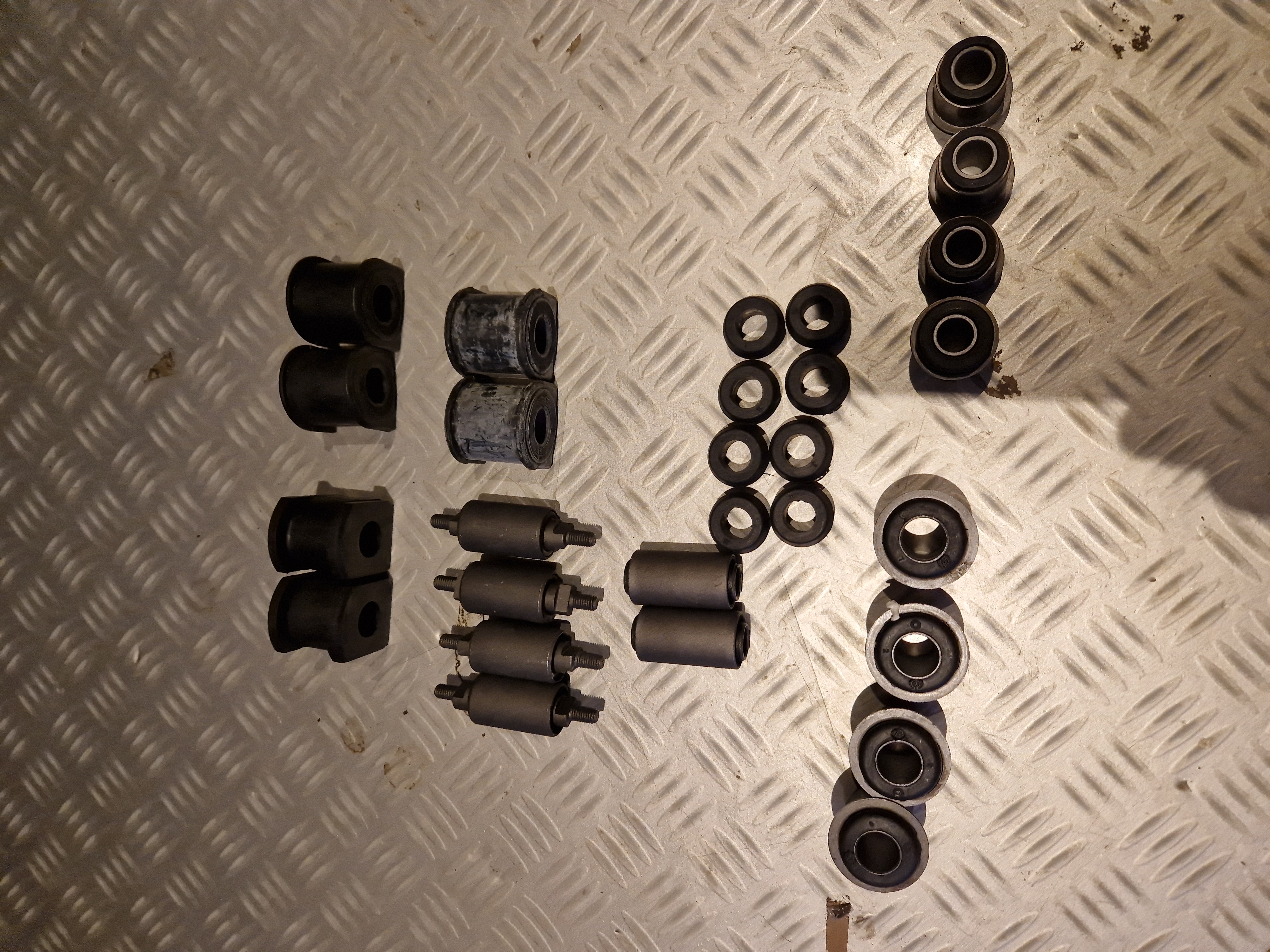 set all suspension rubbers