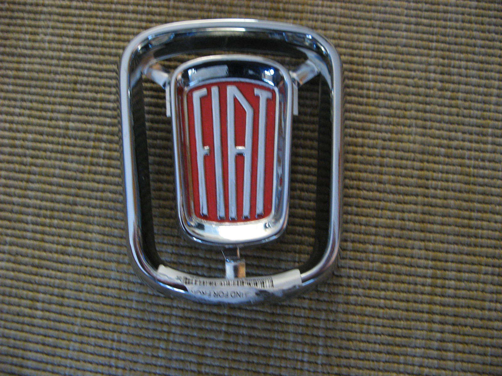 1500  grill badge+surounding